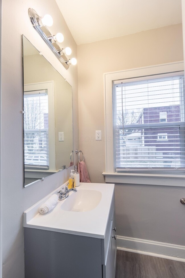 Building Photo - 1123 Wilson Ave