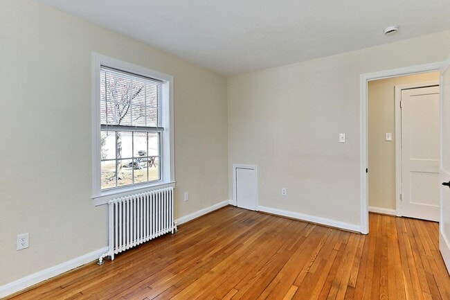 Building Photo - 2107 5th St S