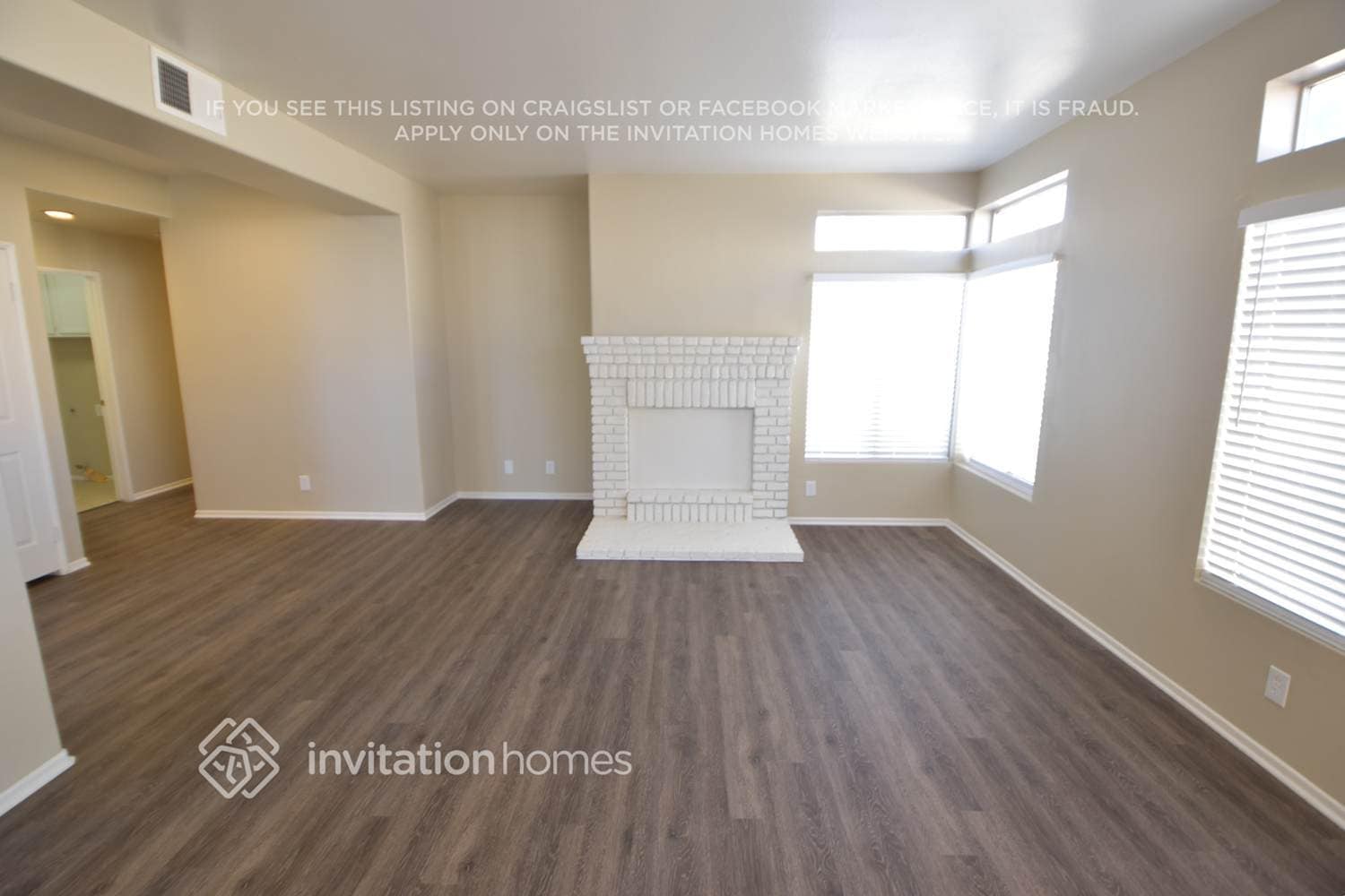 Building Photo - 24340 Saddlebag Ct