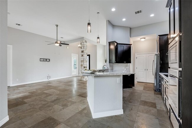 Building Photo - 21434 Lakefront Dr