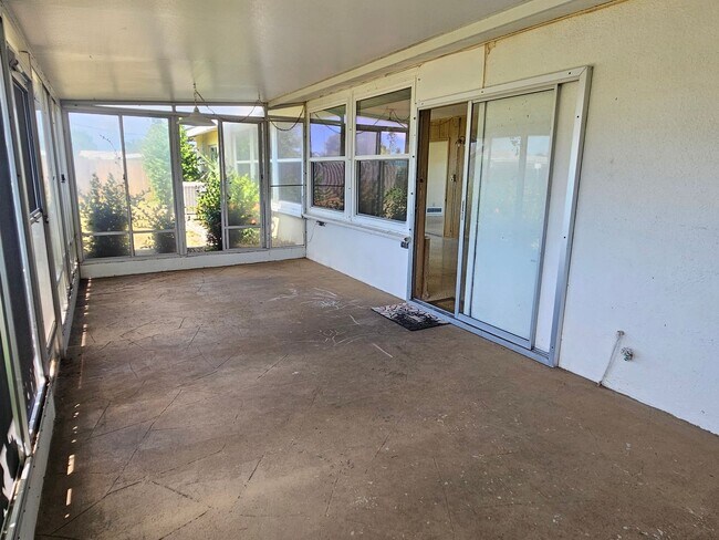 Building Photo - 264 Glen Oak Rd