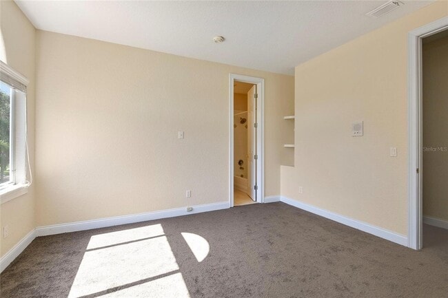 Building Photo - 1879 Sunset Dr