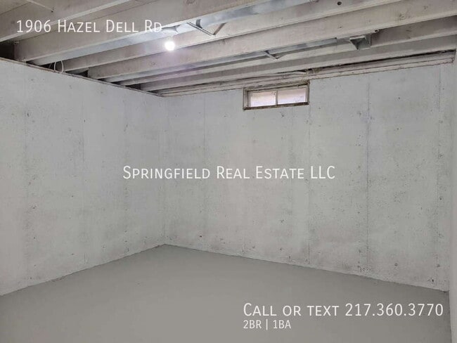 Building Photo - 1906 E Hazel Dell Rd