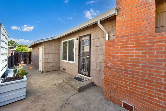 Building Photo - 3BR + Office Home in Excellent Condition with Storage Sheds and Garage Workspace!