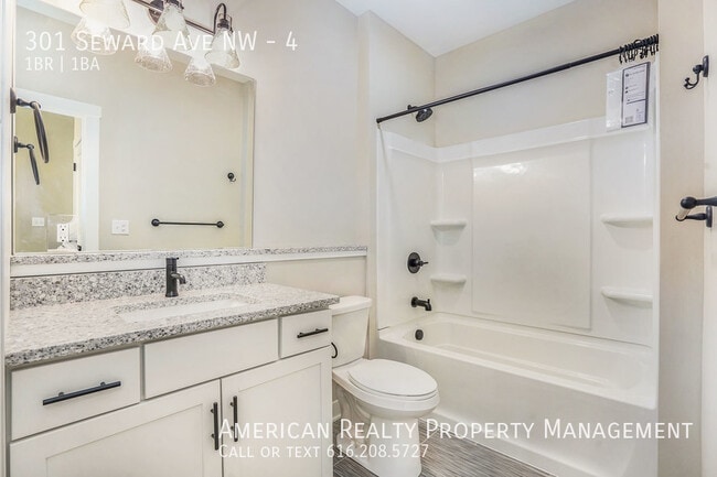 Building Photo - 301 Seward Ave NW