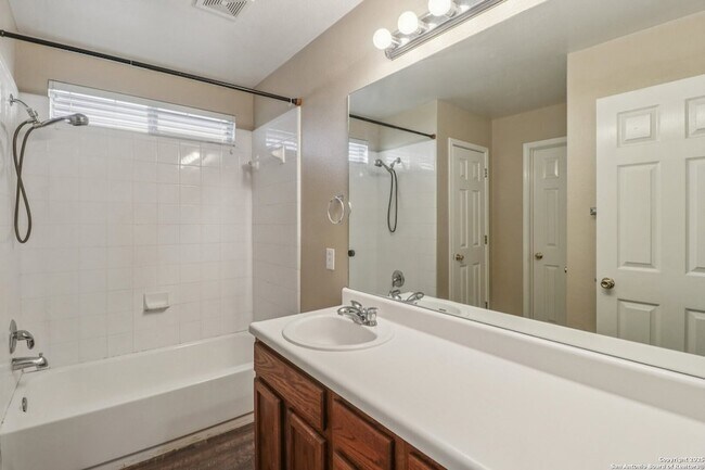 Building Photo - 4119 Chinkapin Oak