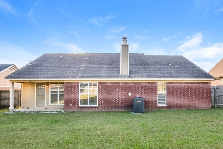 Building Photo - 9176 Preakness Dr