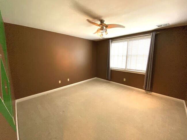 Building Photo - Palomar Home                  20260709