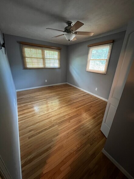 Master Bedroom - 1827 Truman Dr