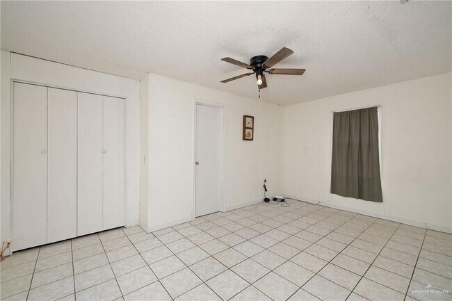 Building Photo - 20 Albacore St