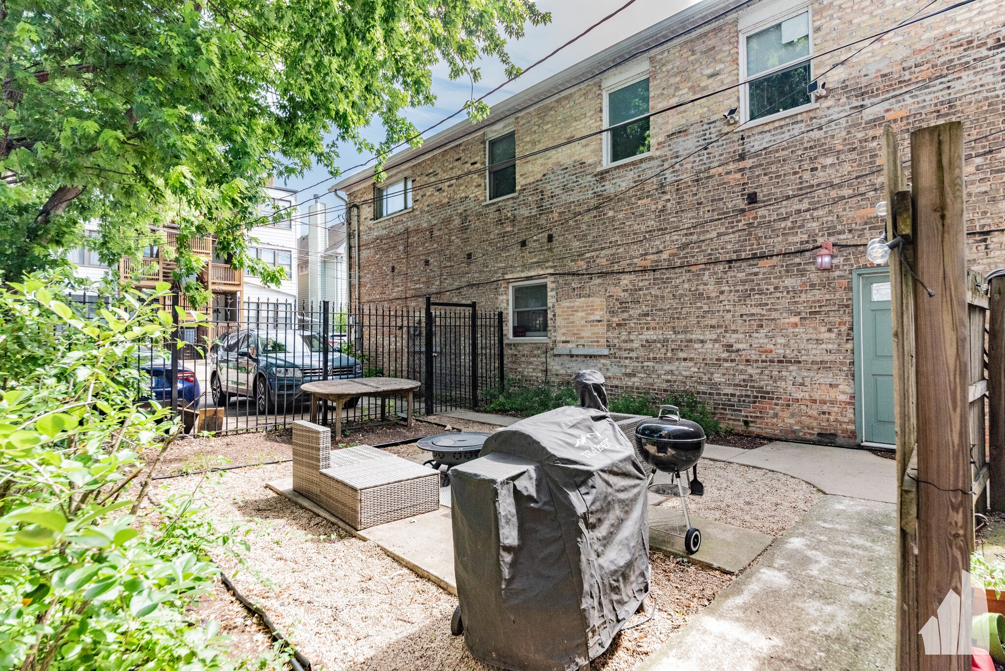 Building Photo - 1456 W Irving Park Rd