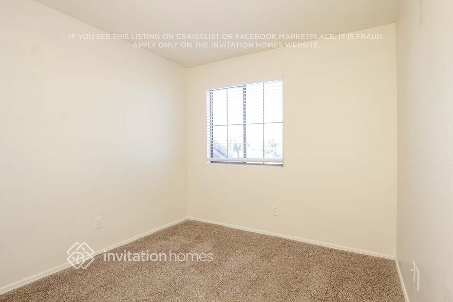 Building Photo - 8255 W Willow Ave