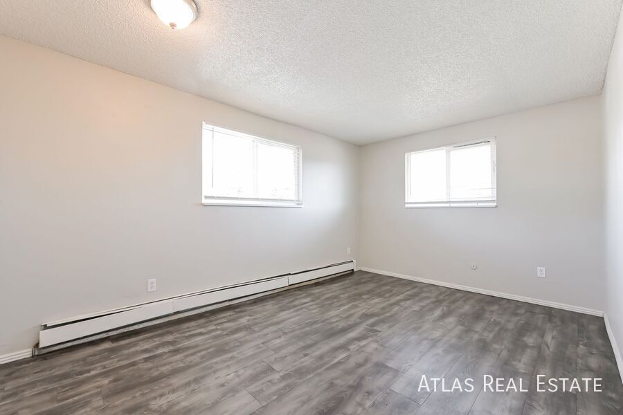 Building Photo - 910 Bishop Ct