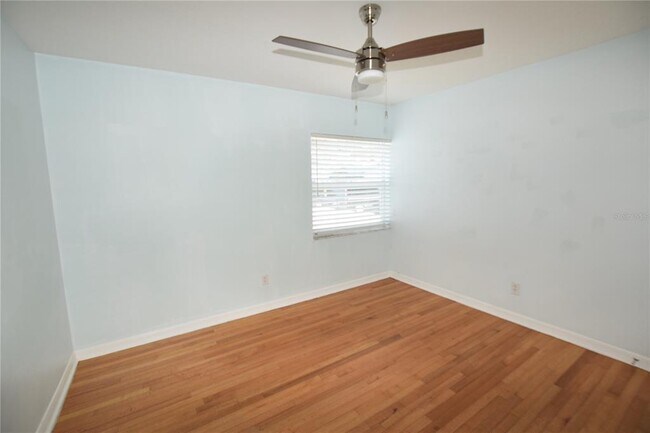 Building Photo - 2212 Hoffner Ave