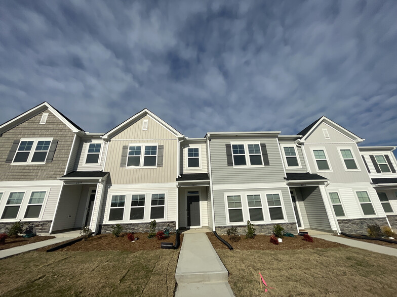 Building Photo - Room in Townhome on Kasota Ln