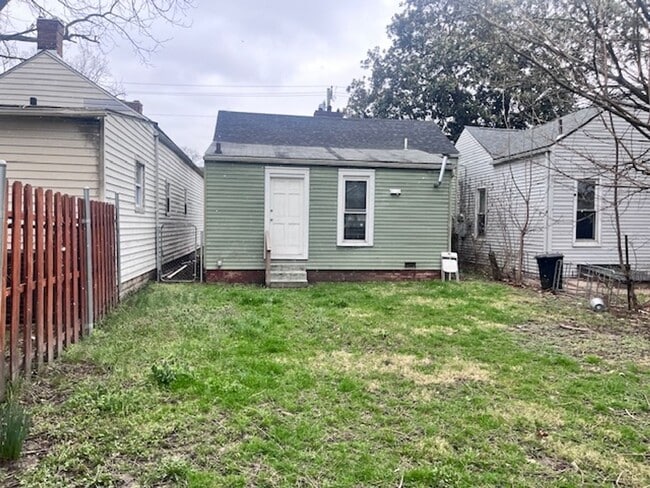Building Photo - 1Br House super cute! LEASING SPECIAL - MOVE IN BY 5/31/2026 AND RECEIVE 2ND MONTH OF RENT FREE.