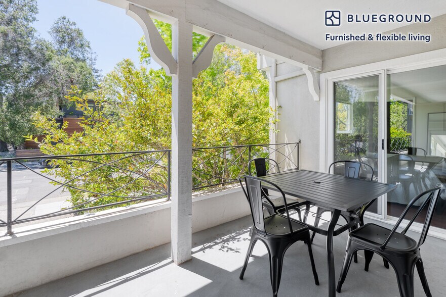 Building Photo - 837 Cowper St