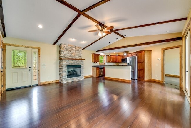 Building Photo - 651 Chalk Hill Rd