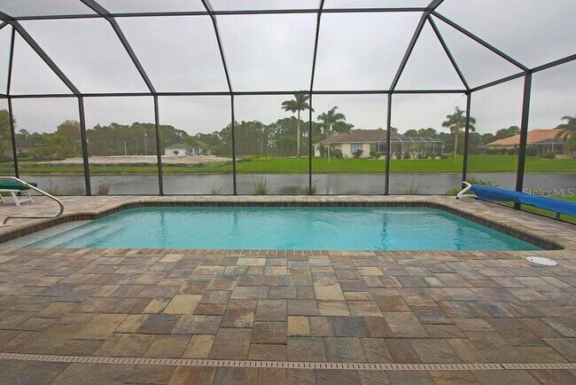 Building Photo - 1125 Rotonda Cir