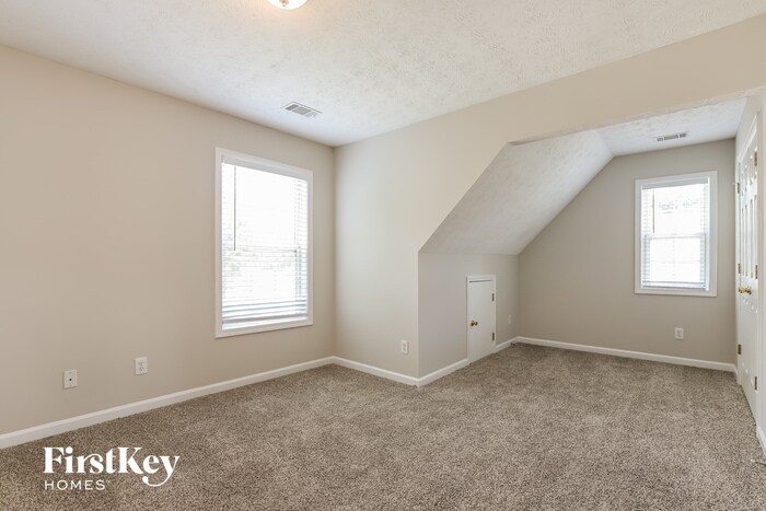 Building Photo - 5540 Stephens Mill Dr