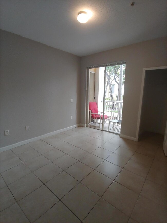 Building Photo - 2108 Shoma Dr