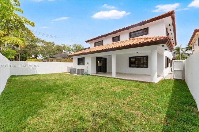 Building Photo - 456 SW 20th Rd