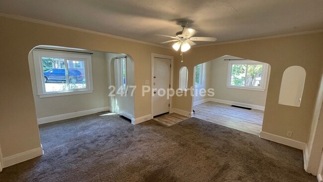 Building Photo - Nostalgic 2 BD | 2 BA House w/ Large Backy...