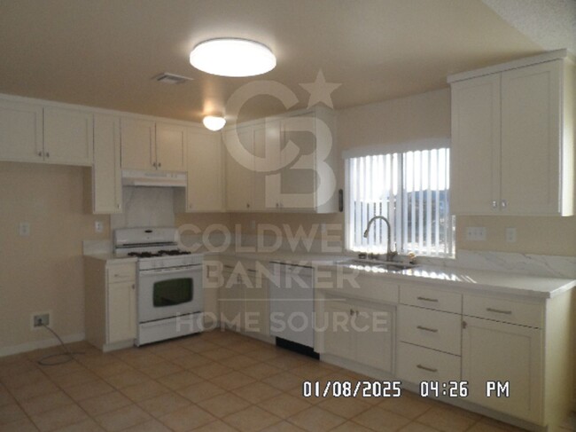 Building Photo - 3 Bedrooms, 2 Bathrooms, 1341 sq. ft.2 Car...