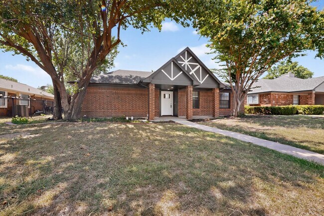 Building Photo - 3701 University Dr