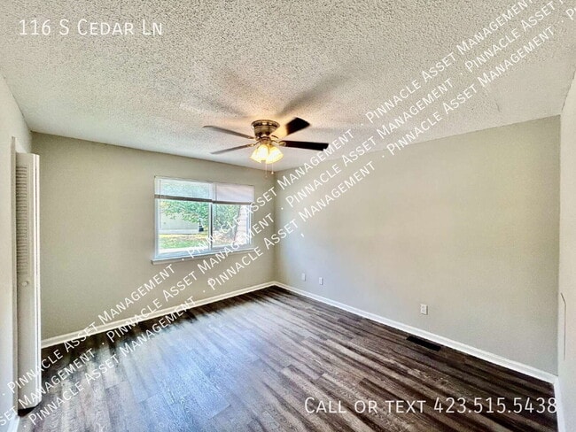 Building Photo - 116 S Cedar Ln