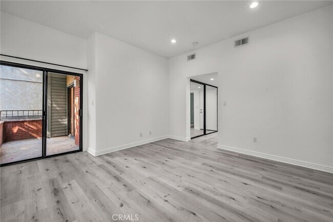Building Photo - 1313 Valley View Rd