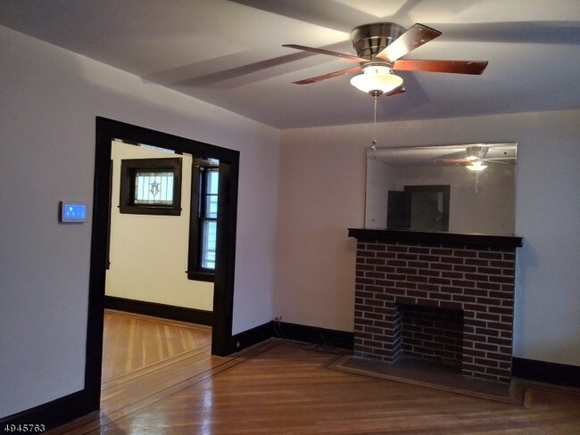 Building Photo - 185 Ellery Ave
