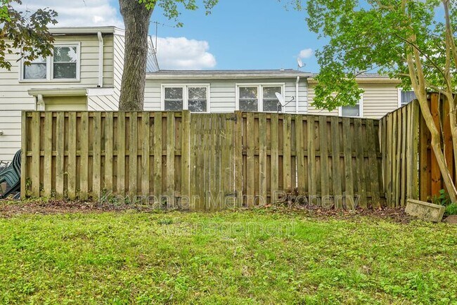 Building Photo - 12526 Woodstock Dr E