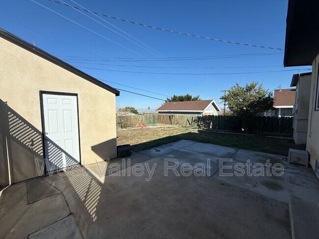 Building Photo - 408 F St