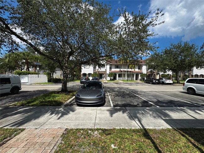 Building Photo - 2576 SW 83rd Ave