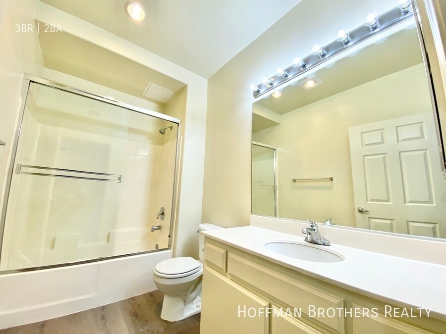 Building Photo - 3625 Jasmine Ave