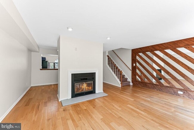 Building Photo - 3204 Stoneham Dr