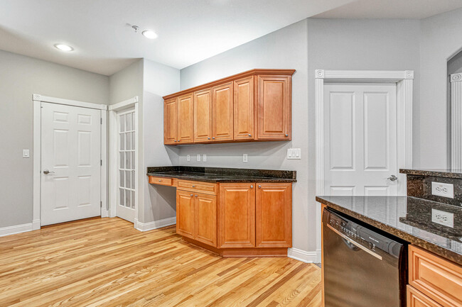 Building Photo - 4666 Sagewood Cir