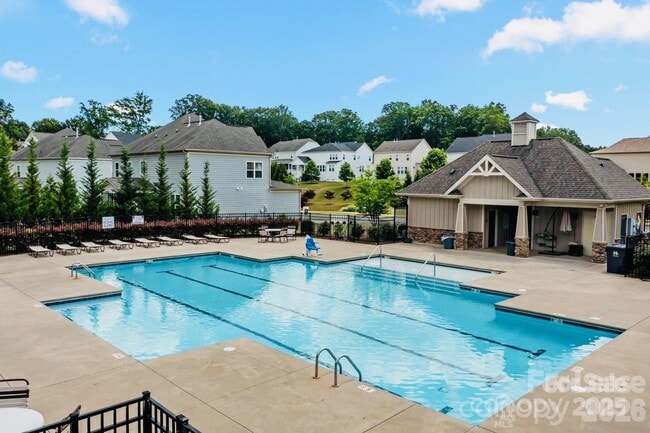 Building Photo - 8634 Shadetree St