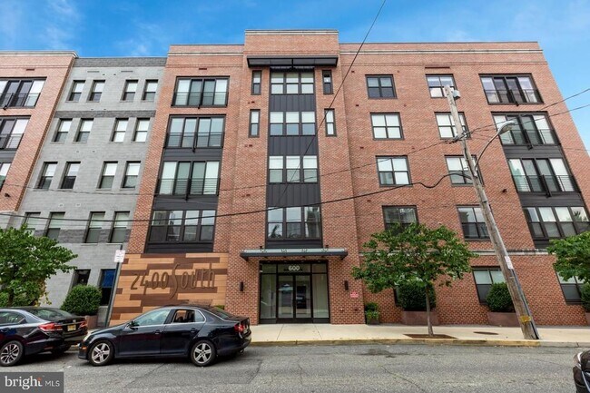 Building Photo - 600 S 24th St