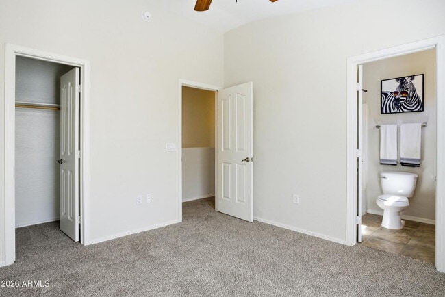Building Photo - 2250 E Deer Valley Dr
