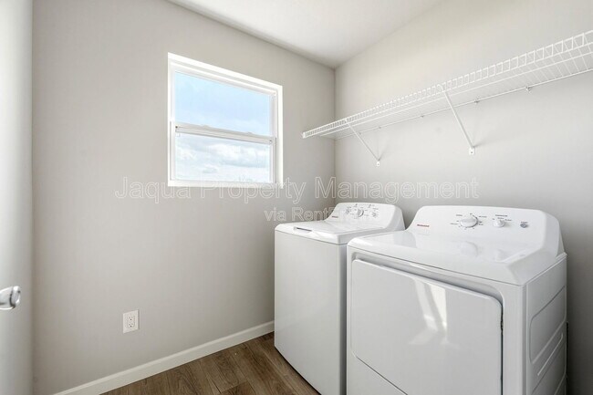 Building Photo - 25245 Vargas Ln