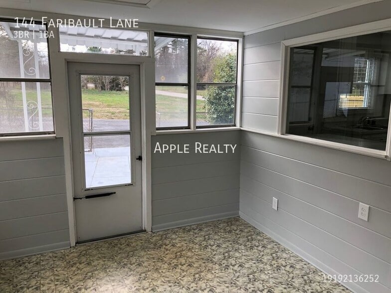 Building Photo - 144 Faribault Ln