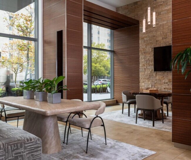 Building Photo - 1343 Ives Pl SE