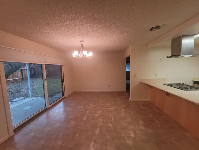 Building Photo - #fol6820