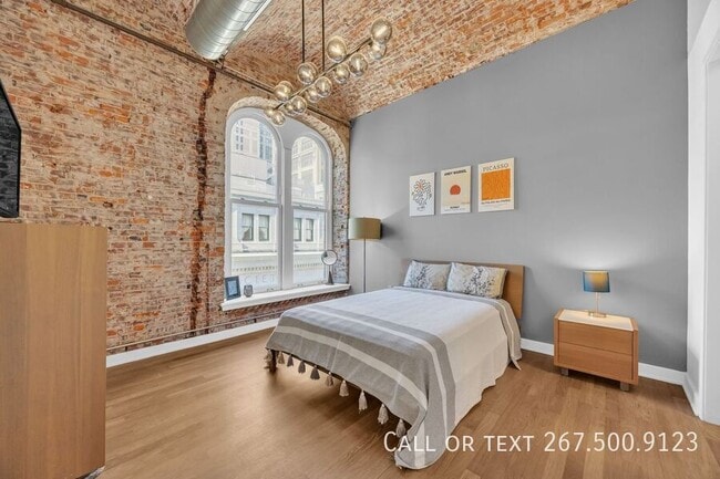 Building Photo - 105 S 12th St