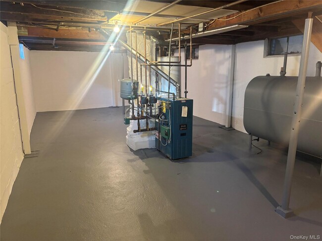 Building Photo - 215 E Lakewood St