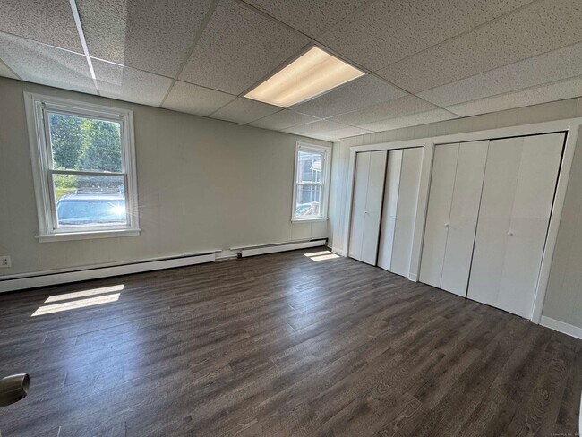 Building Photo - 645 Burnside Ave