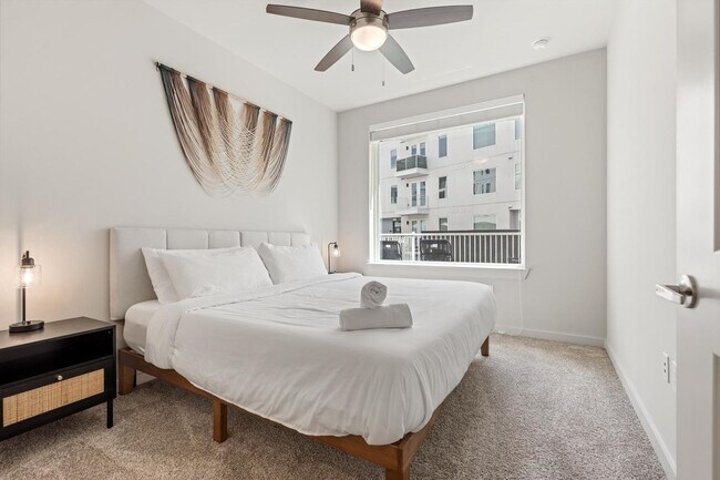 Building Photo - 5820 1/2 Cameron Rd