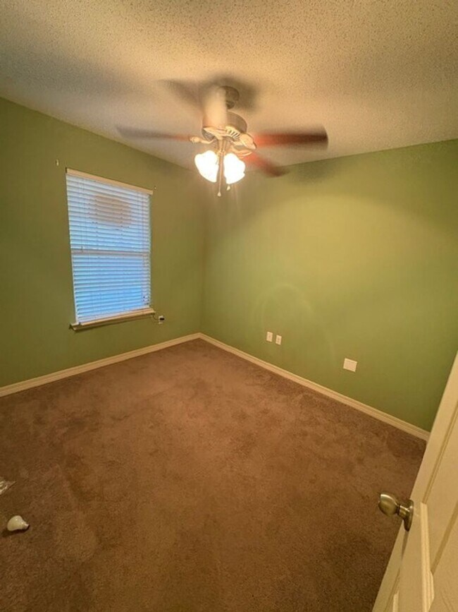 Building Photo - 311 Dahlquist Dr